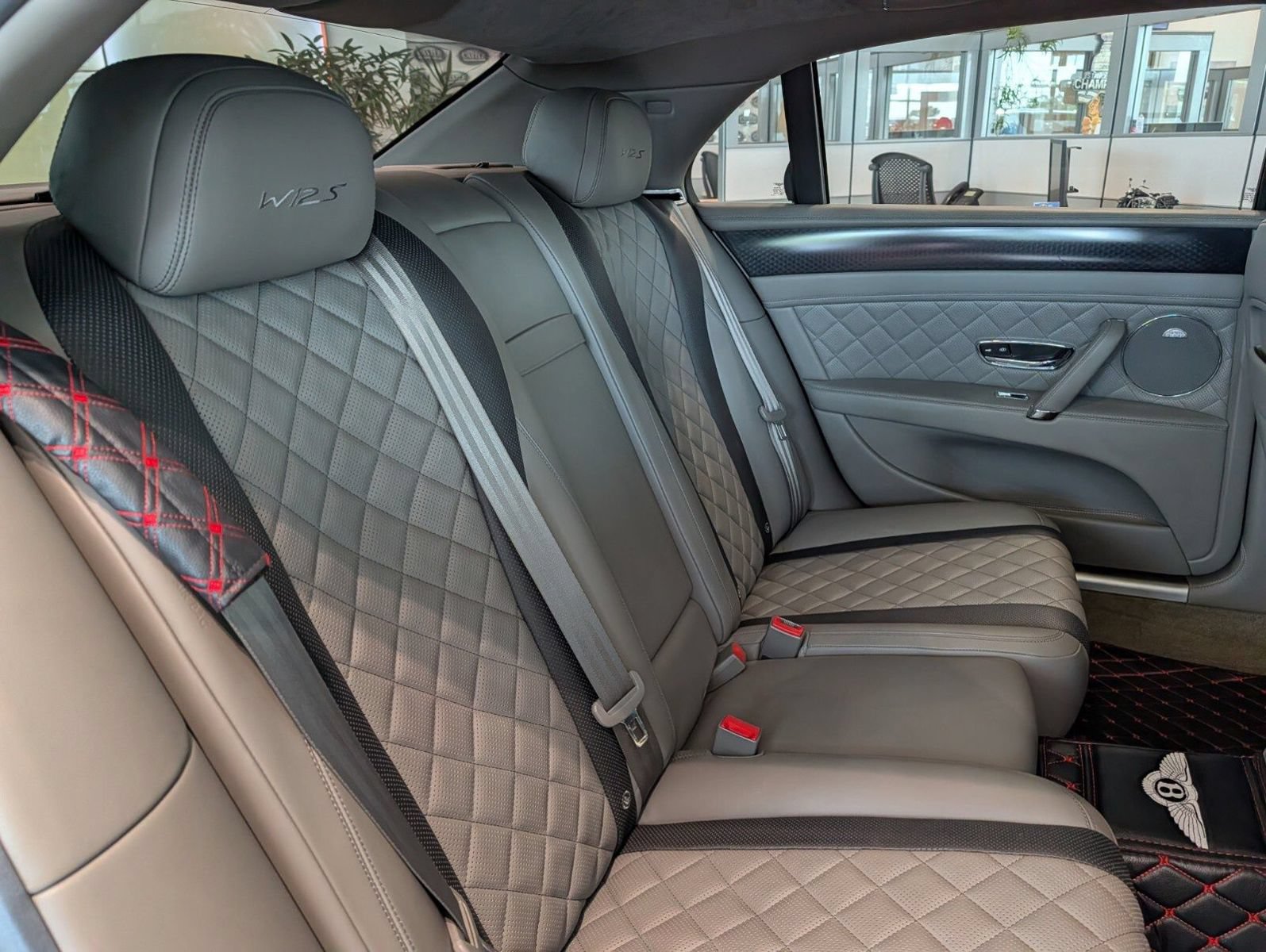 Used 2017 Bentley Flying Spur S W12 AWD/4WD image 33