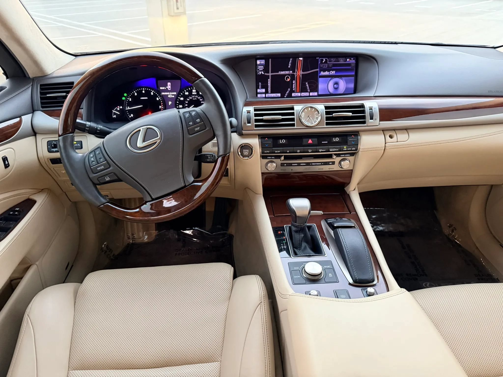 Used 2013 Lexus LS 460 w/ Comfort Pkg RWD image 8