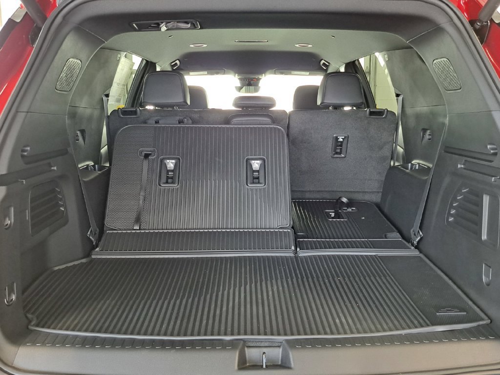 New 2027 Chevrolet Traverse LT w/ Driver Confidence Package FWD image 14