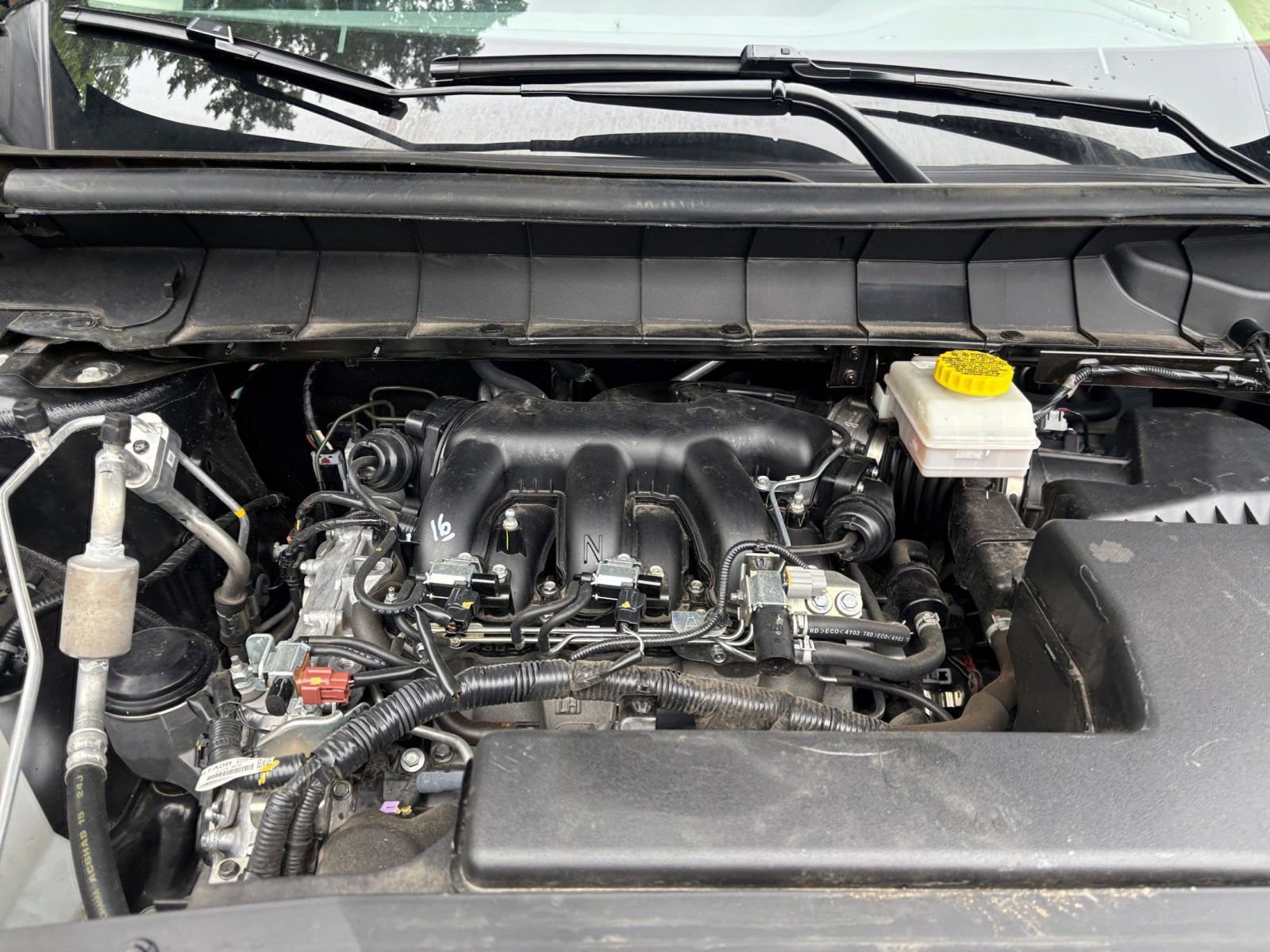 Used 2025 Nissan Pathfinder SV FWD image 35