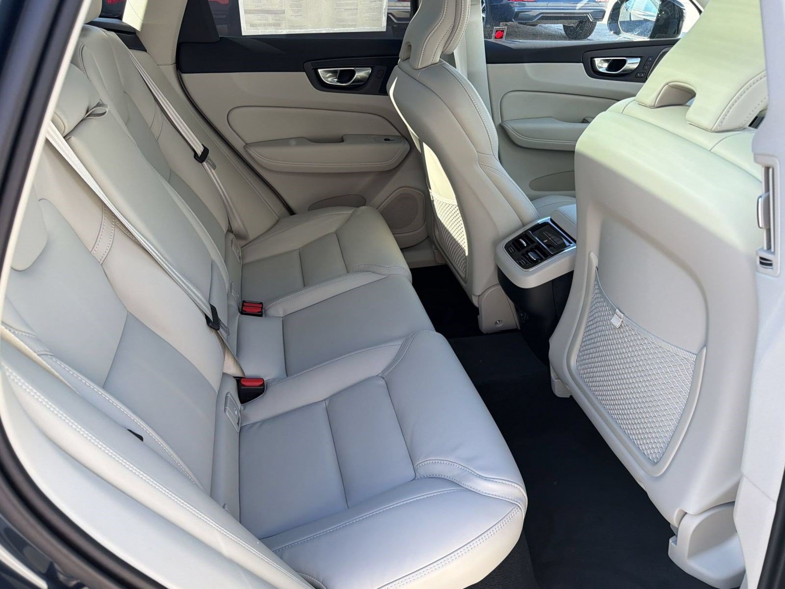 New 2026 Volvo XC60 B5 Ultra w/ Protection Package Premier AWD/4WD image 30