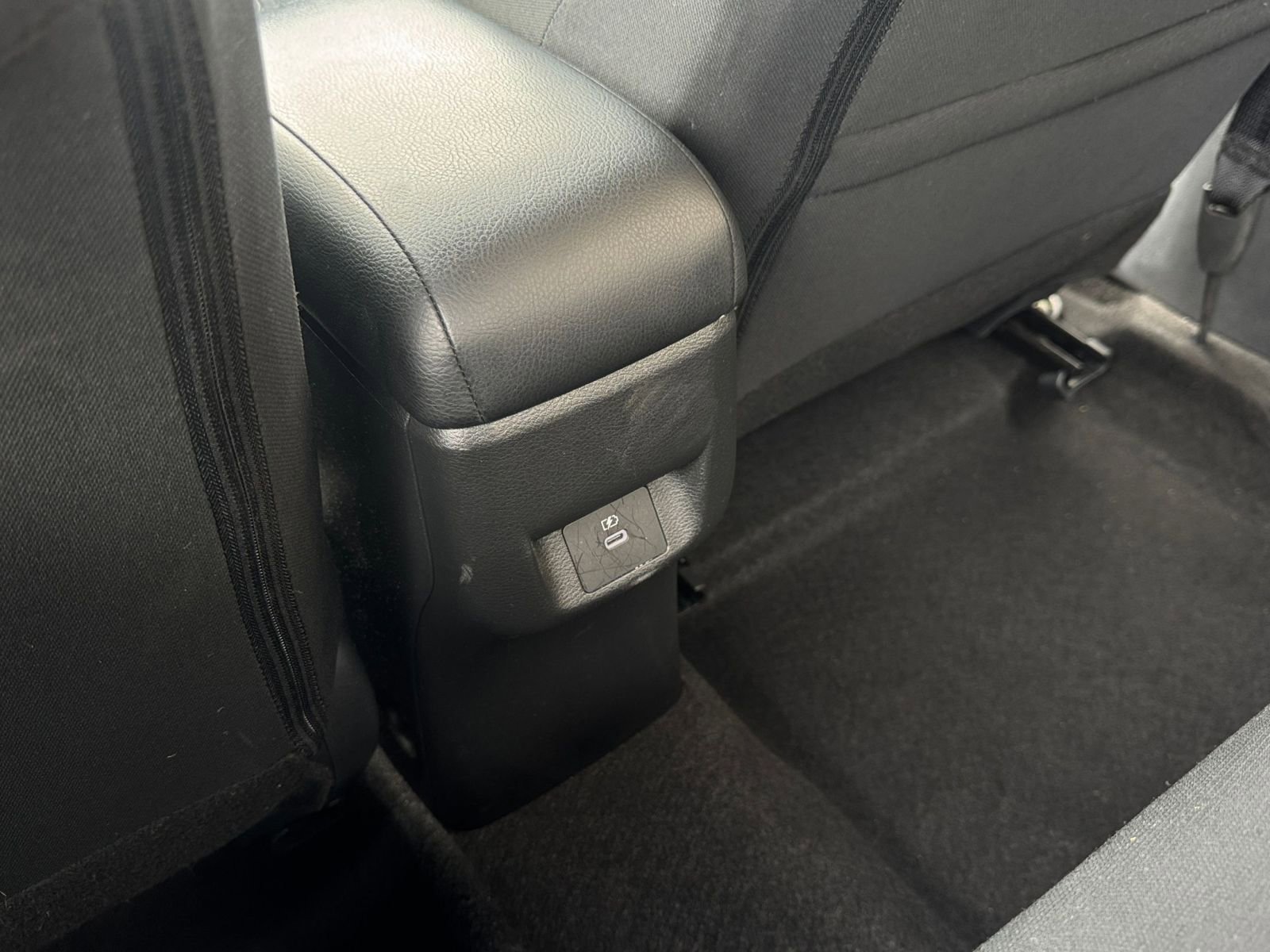 Used 2025 Nissan Versa SV FWD image 22