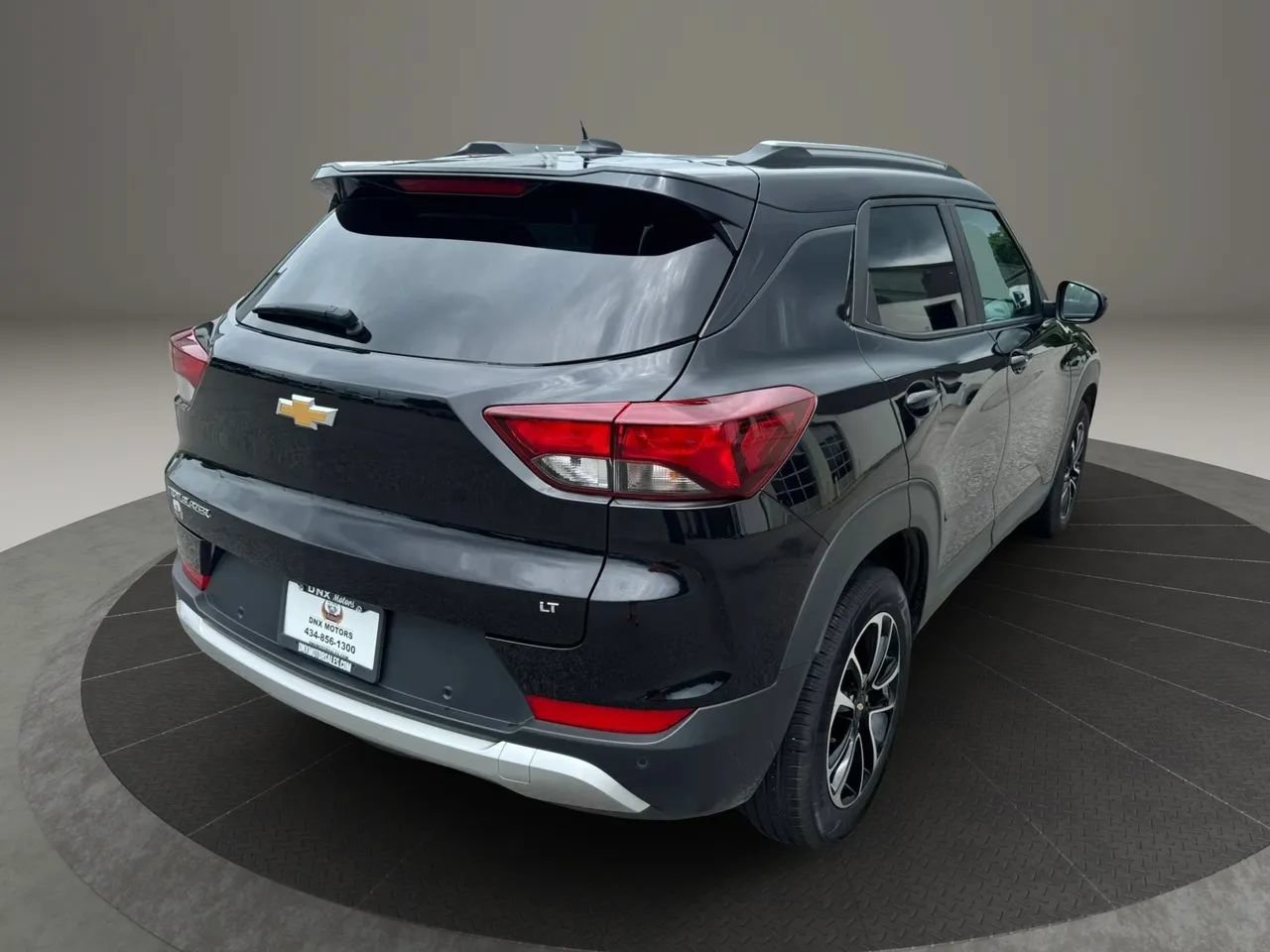Used 2025 Chevrolet TrailBlazer LT w/ LT Cold Weather Package FWD image 6
