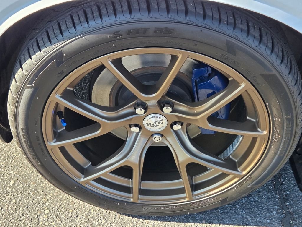 Used 2014 Dodge Challenger R/T RWD image 12