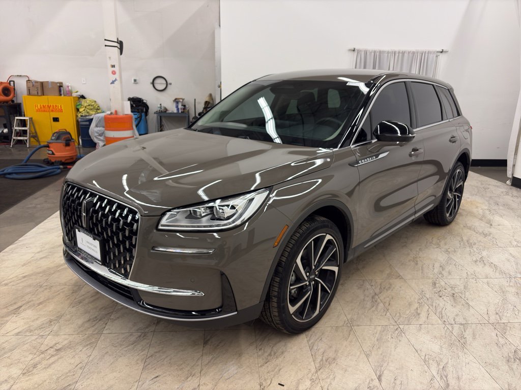 Used 2025 Lincoln Corsair Reserve w/ Rear Removable Package Tray image 3