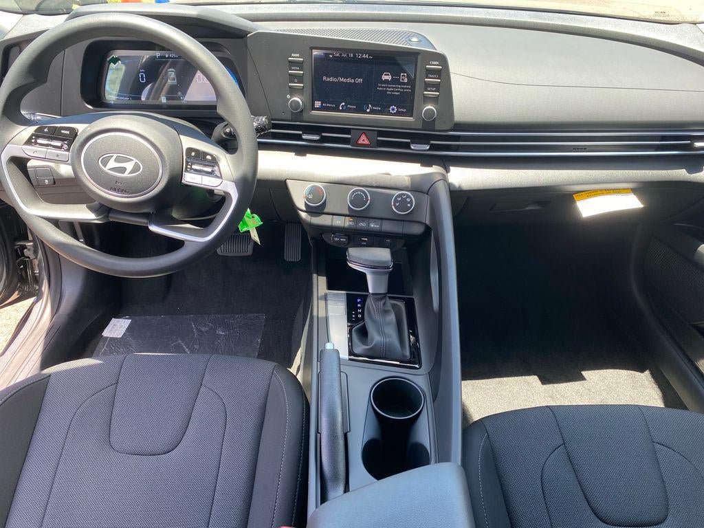 New 2026 Hyundai Elantra SE FWD image 12