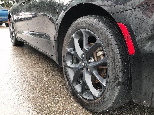 Used 2025 Chrysler Pacifica Limited FWD image 12