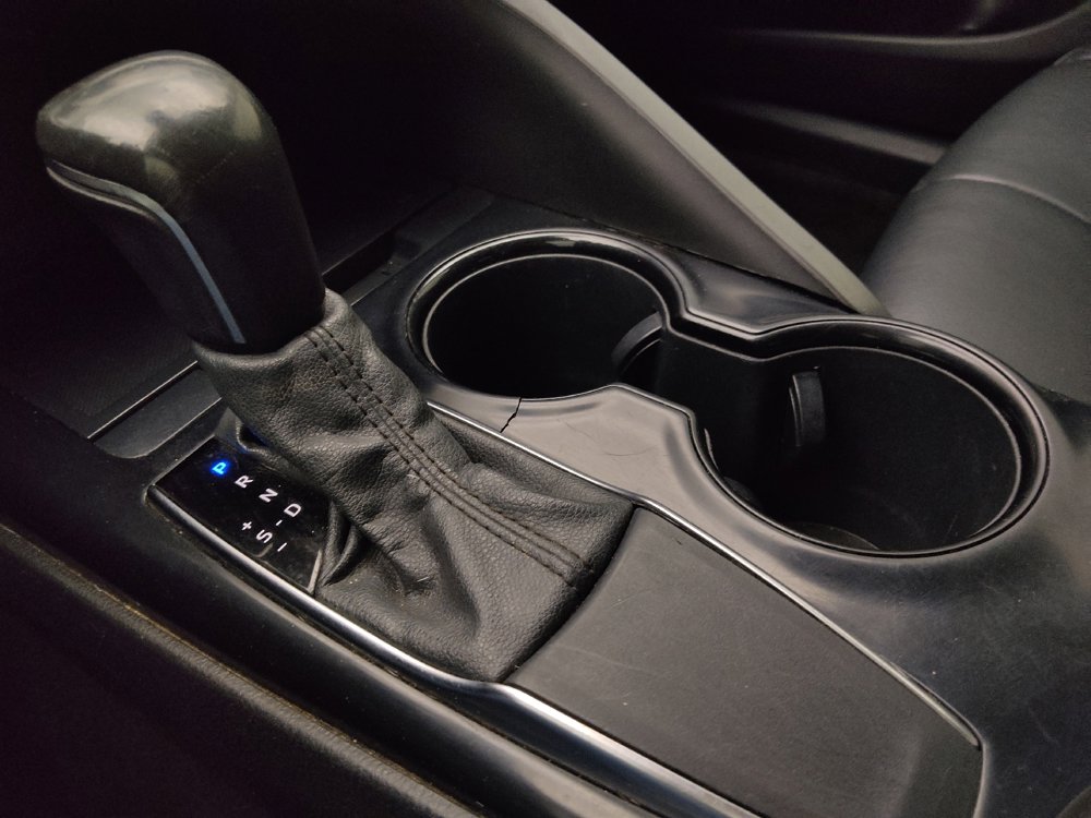 Used 2020 Toyota Camry SE image 26