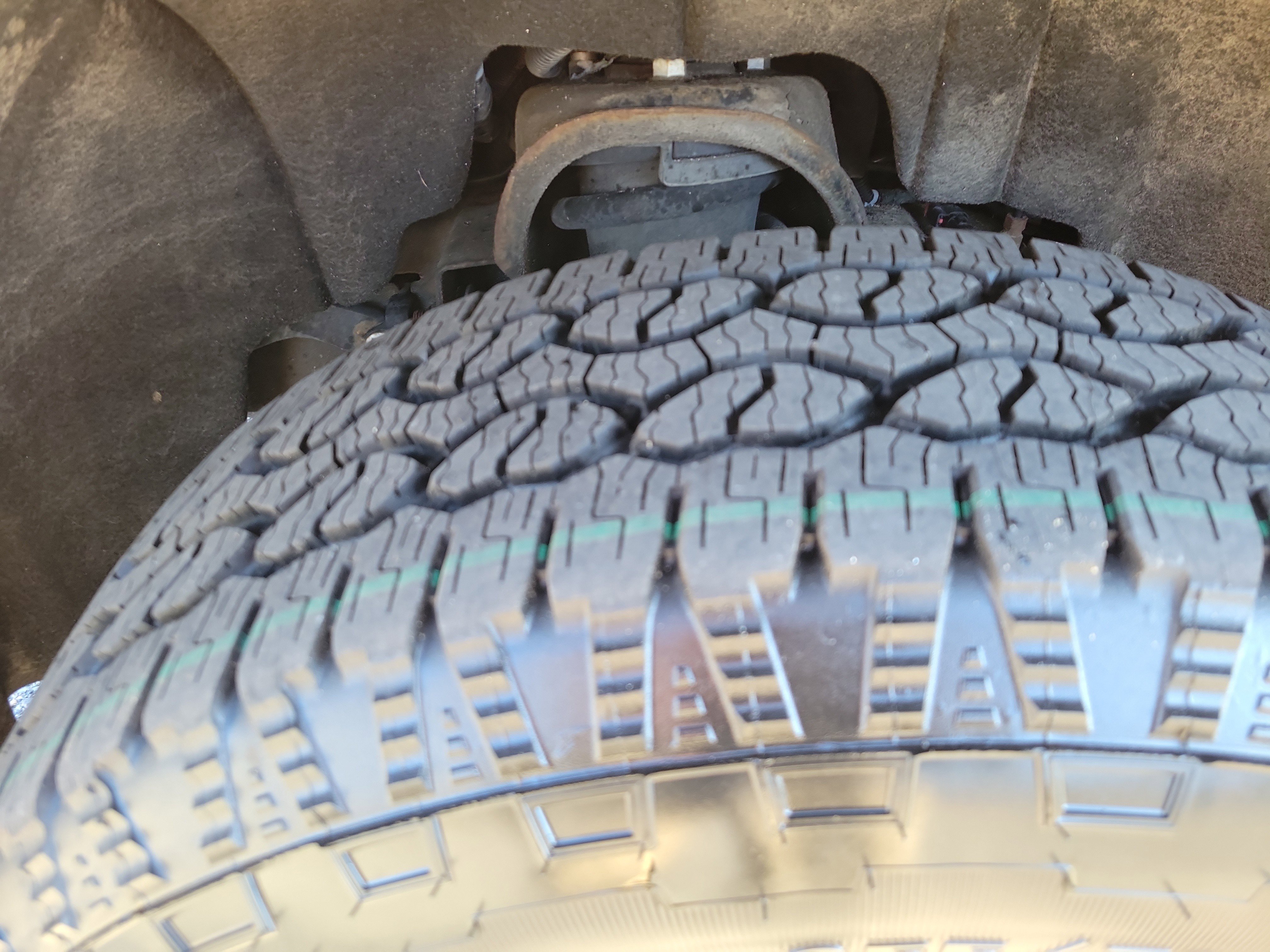 Used 2018 Chevrolet Silverado 1500 LT w/ LT Convenience Package AWD/4WD image 13