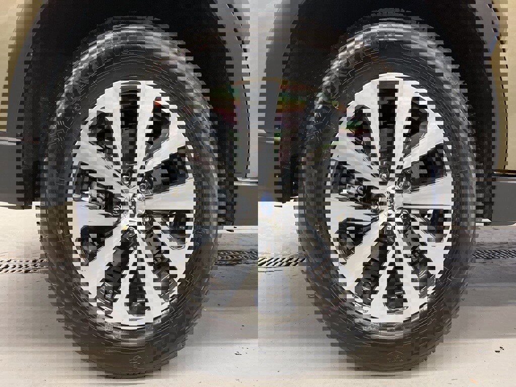 Certified 2025 Subaru Outback Premium w/ Popular Package #1A image 34