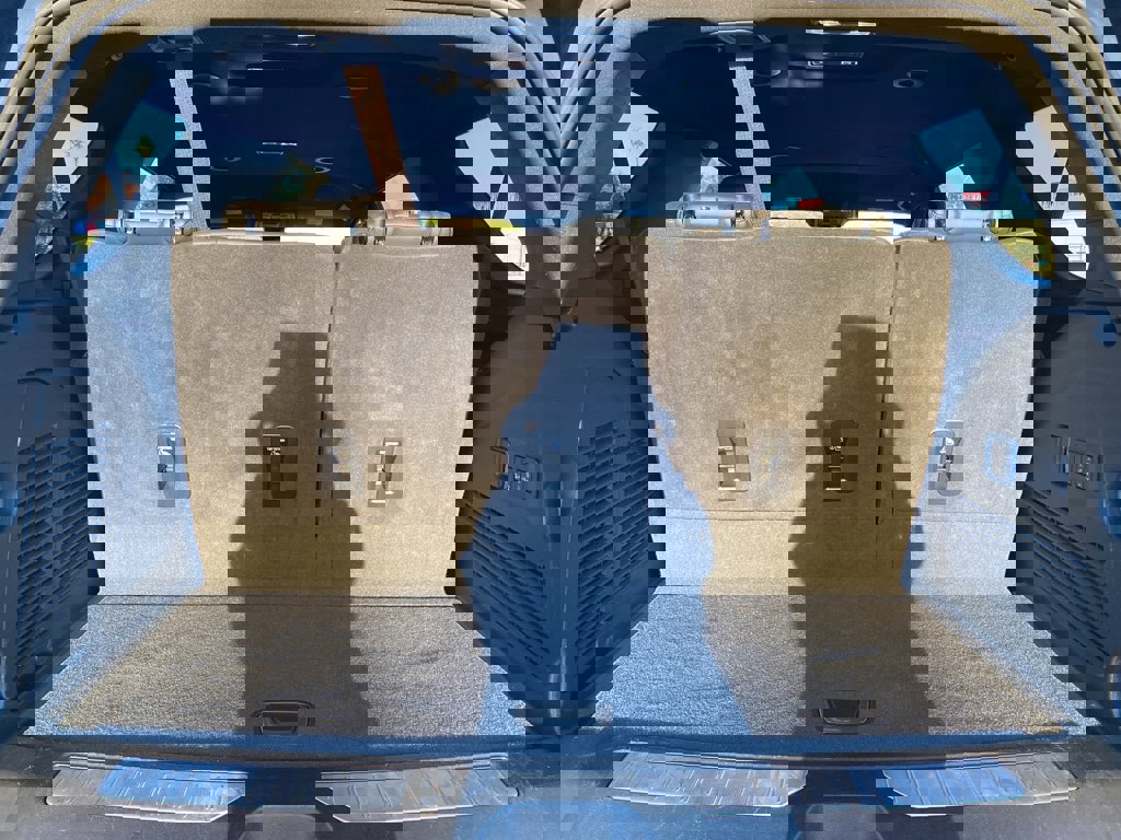 Used 2025 GMC Yukon Denali image 12