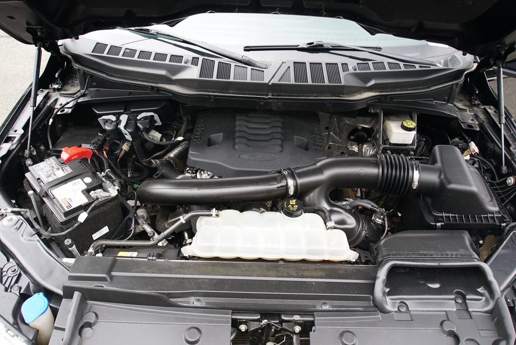 Used 2013 Ford F150 XLT w/ Mid Equipment Group AWD/4WD image 32