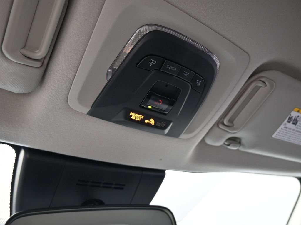 Used 2023 Toyota Corolla Cross LE image 23