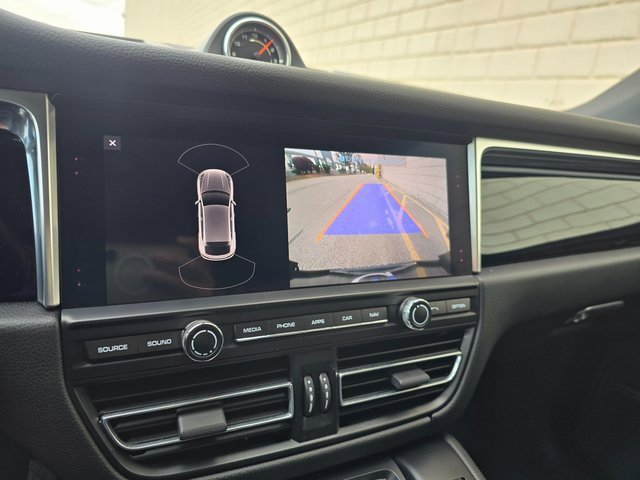 Used 2021 Porsche Macan image 28