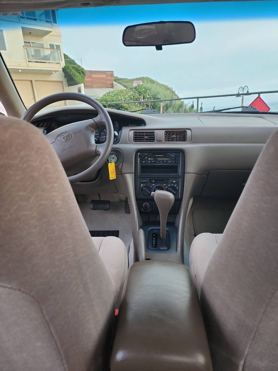 Used 1998 Toyota Camry XLE FWD image 15