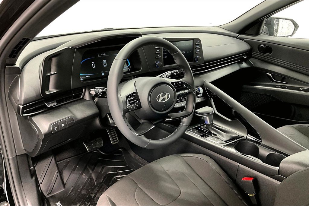 New 2026 Hyundai Elantra SEL Sport FWD image 19