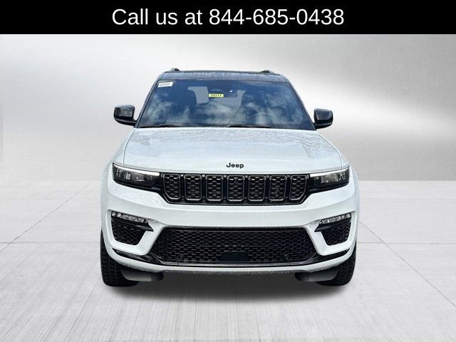 New 2025 Jeep Grand Cherokee Summit image 2