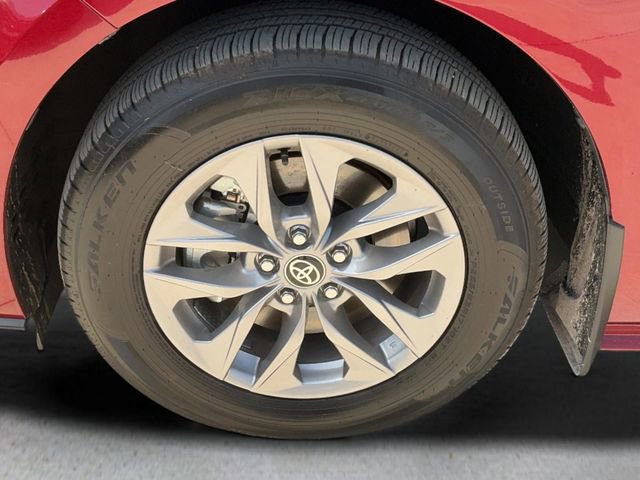 Used 2025 Toyota Sienna XLE FWD image 9