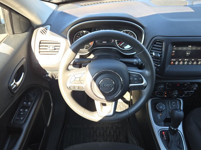 Used 2021 Jeep Compass Sport AWD/4WD image 2