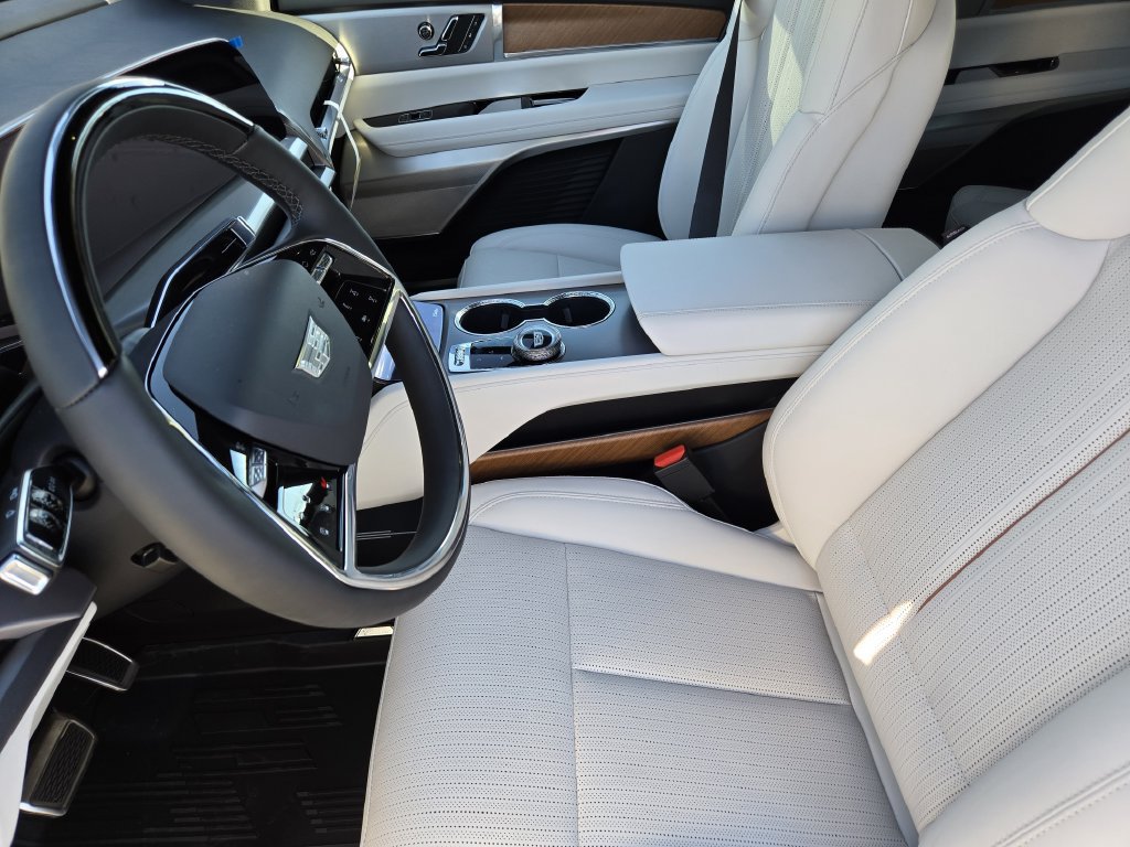 New 2027 Cadillac Vistiq Sport w/ LPO, Trailering Package AWD/4WD image 7