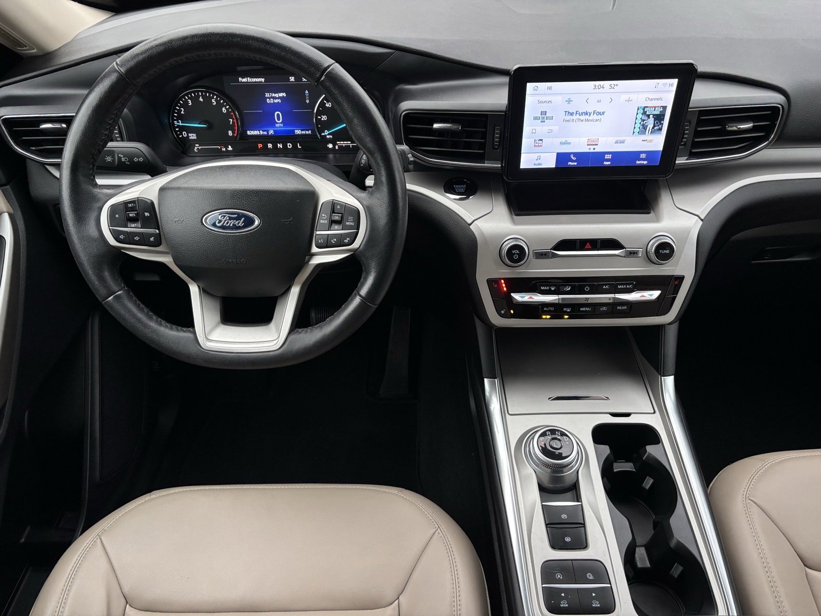 Used 2023 Ford Explorer XLT w/ Equipment Group 202A image 3