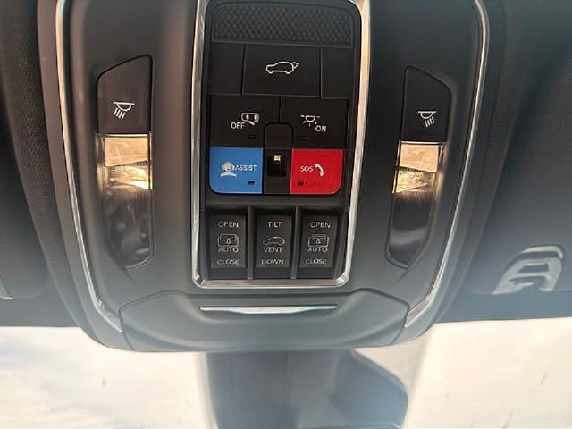 Used 2026 Jeep Grand Wagoneer L Limited AWD/4WD image 24