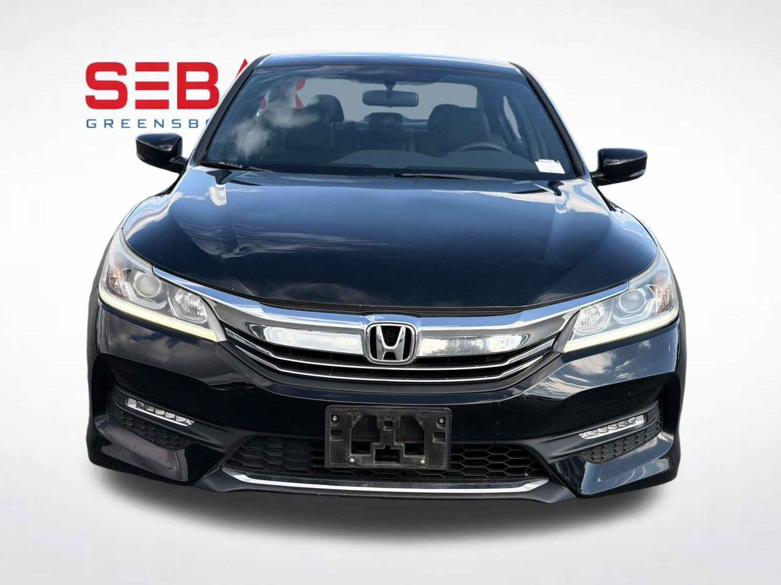 Used 2017 Honda Accord Sport image 2