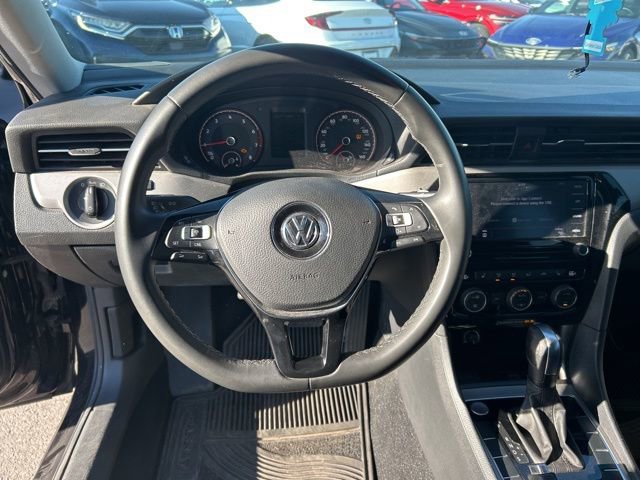 Used 2022 Volkswagen Passat 2.0T SE image 9