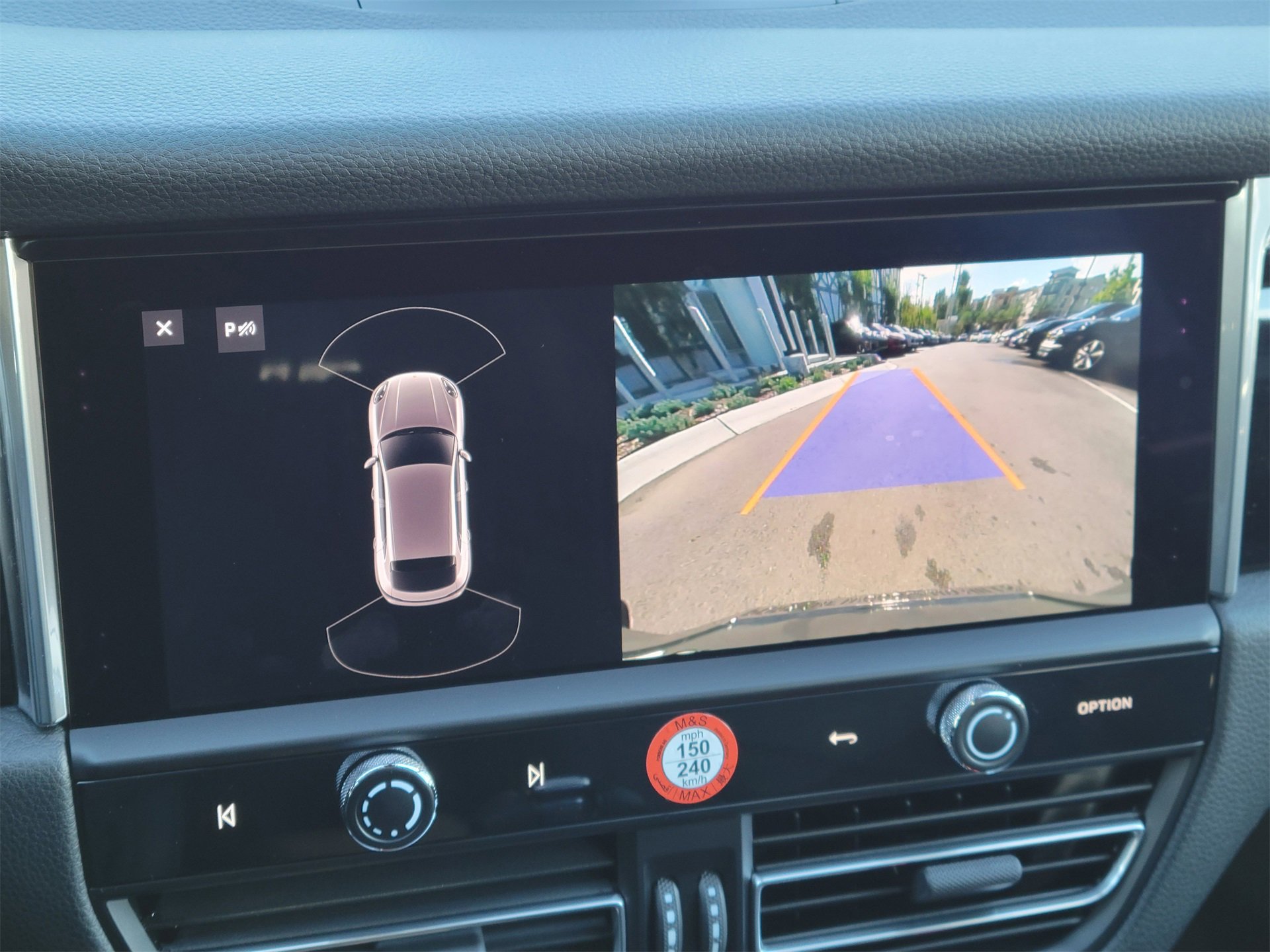 Used 2025 Porsche Macan image 18