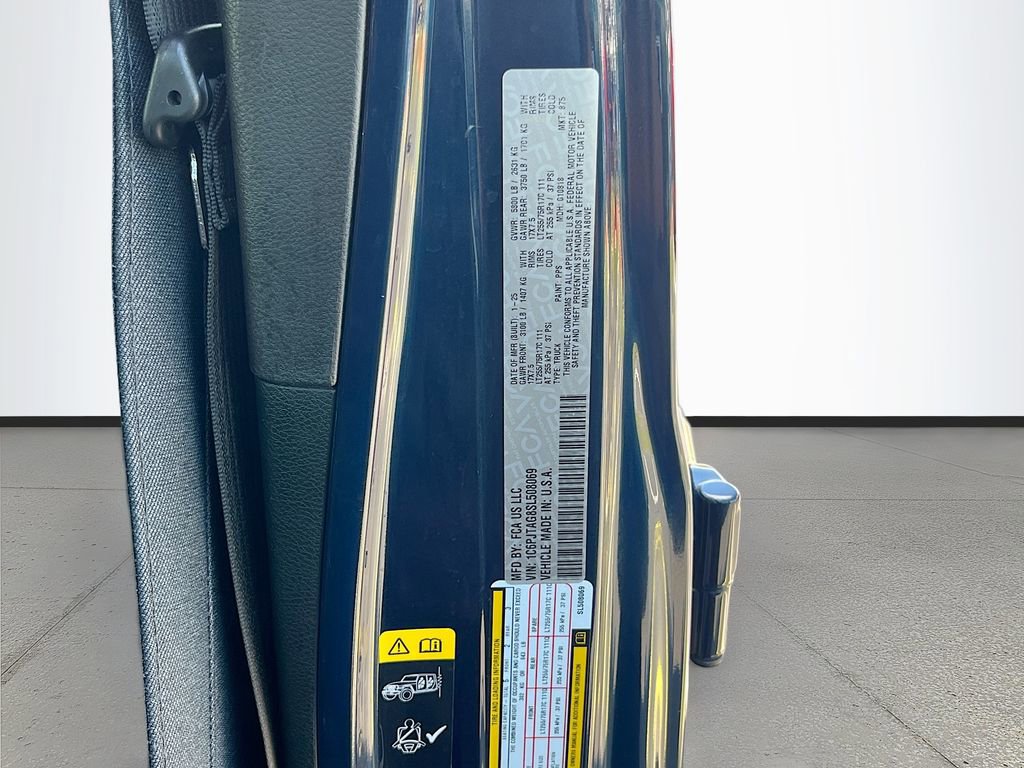 Certified 2025 Jeep Gladiator Willys image 30