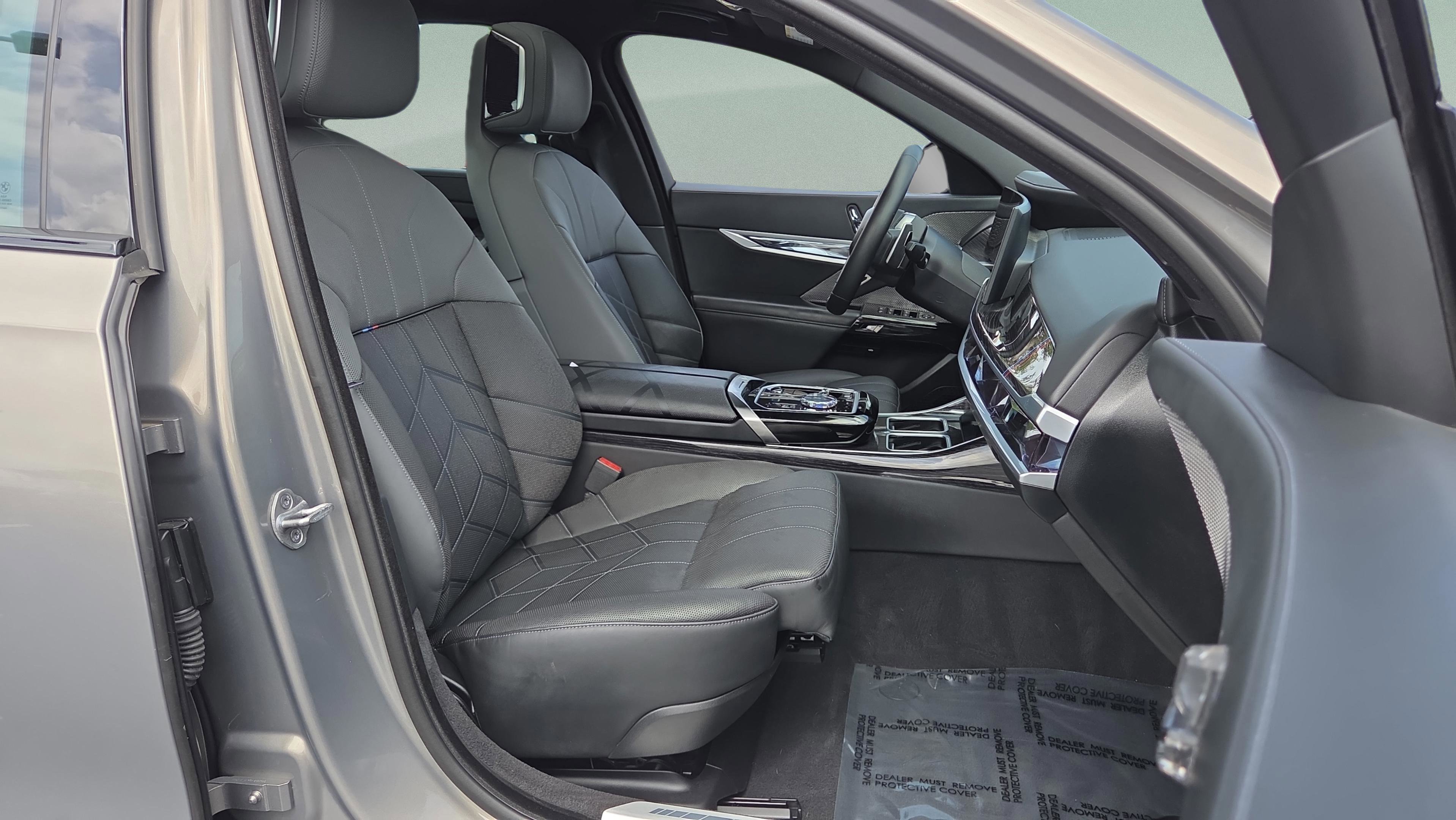 Certified 2023 BMW 740i RWD image 17