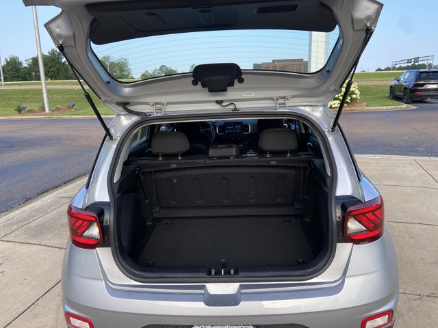 Used 2025 Hyundai Venue SEL FWD image 26