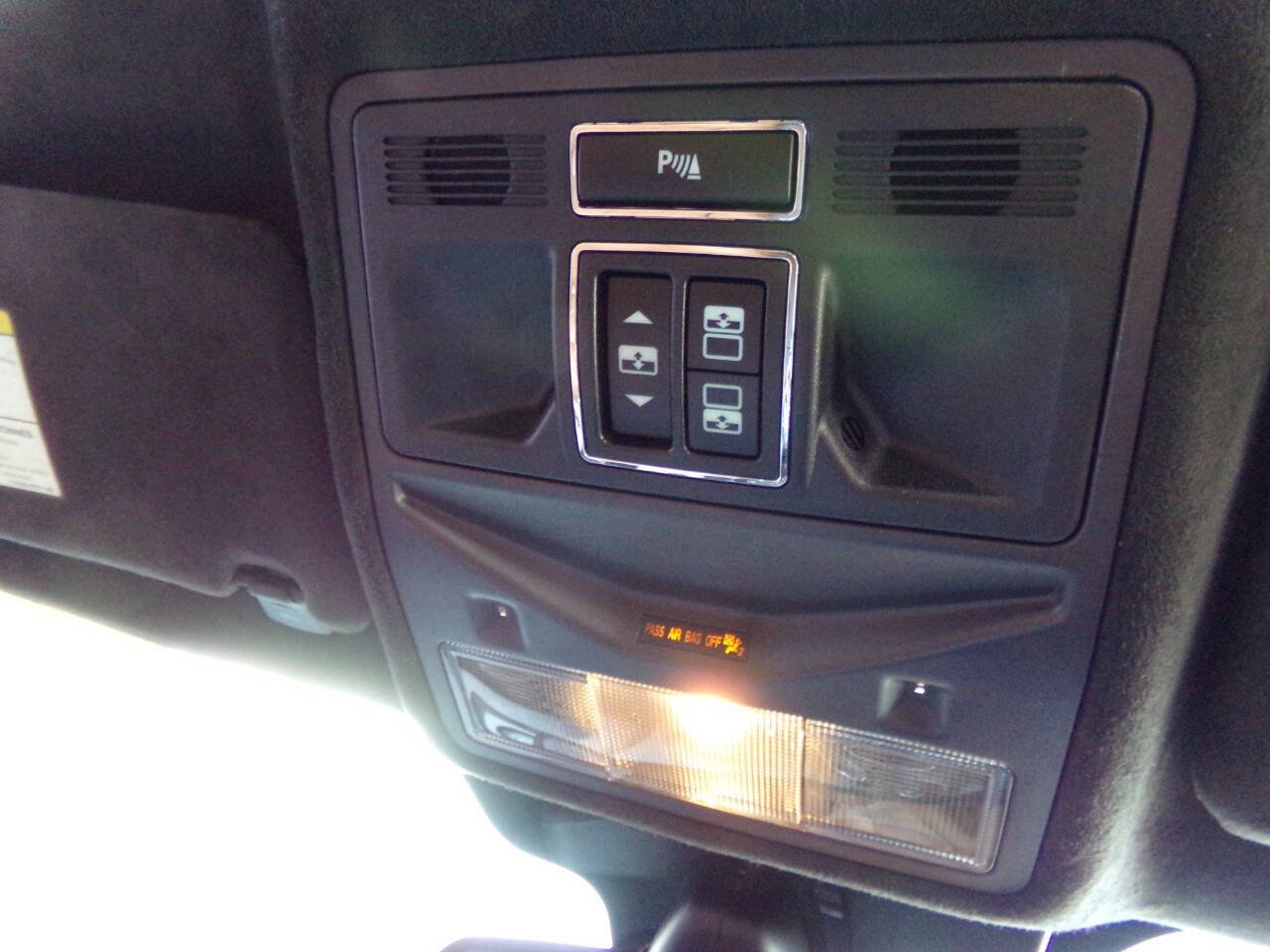 Used 2013 Jaguar XJ AWD image 41