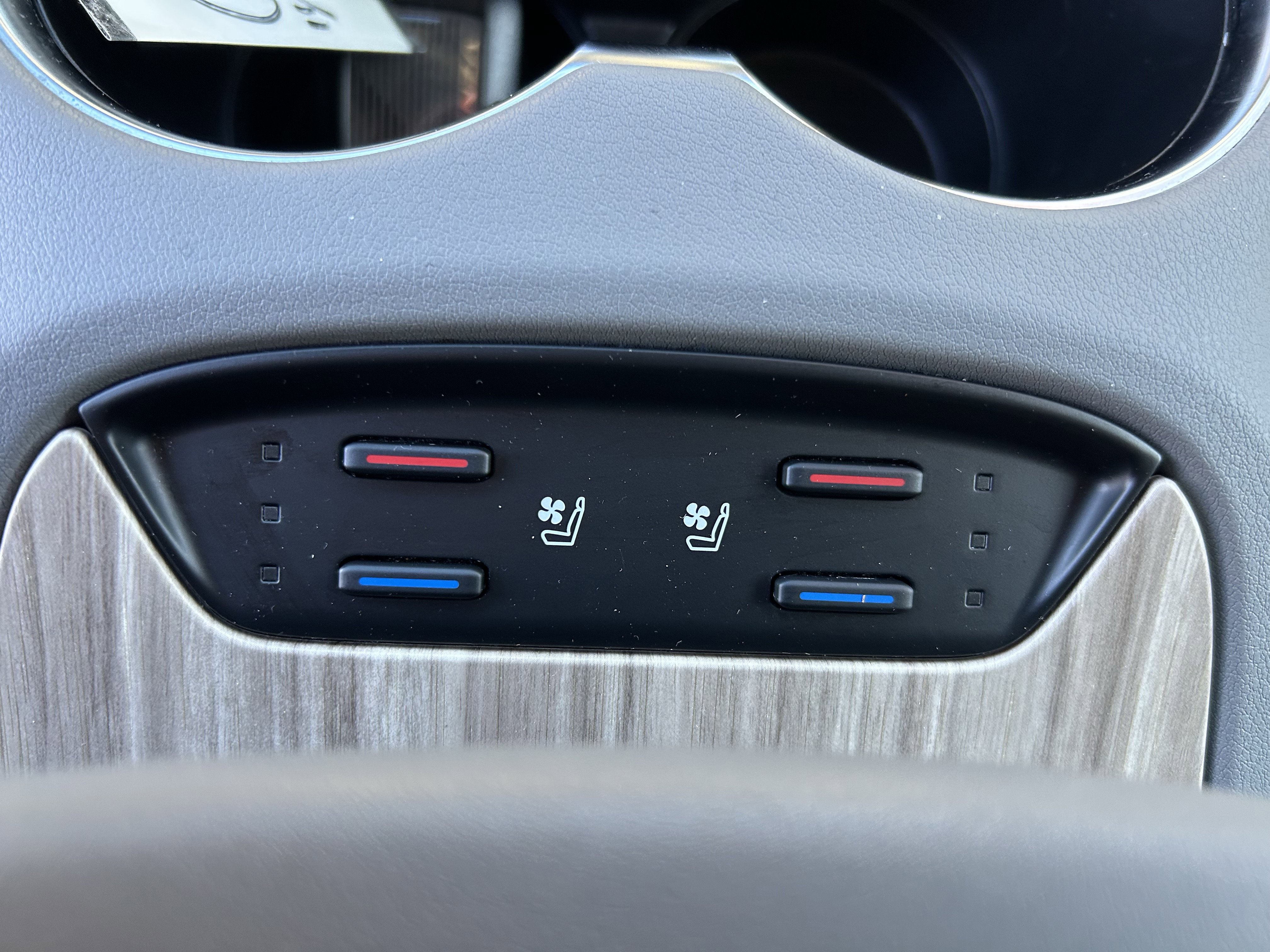 Certified 2022 Toyota Venza Limited w/ Advanced Technology Package image 32