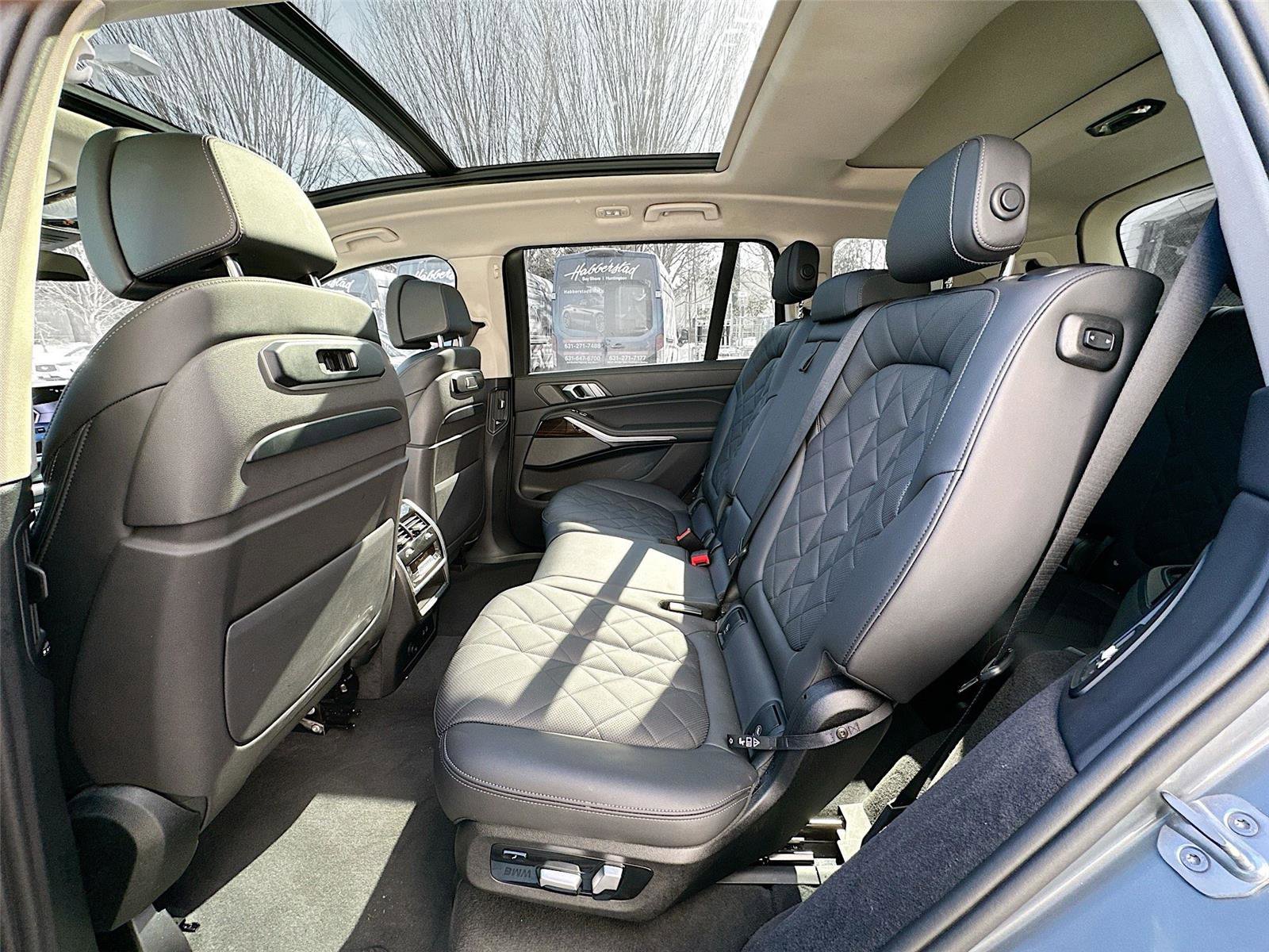 Certified 2024 BMW X7 xDrive40i w/ Premium Package image 26