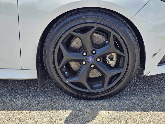 Used 2017 Ford Focus ST FWD image 6
