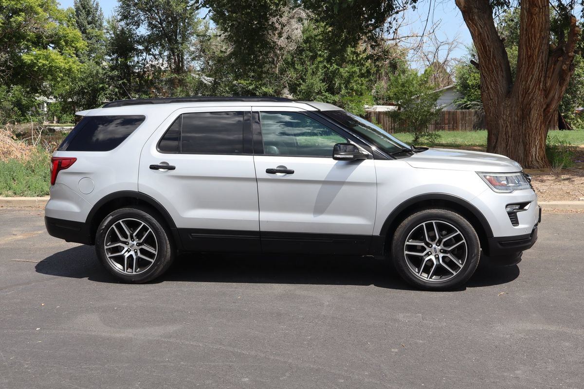 Used 2019 Ford Explorer Sport AWD/4WD image 3