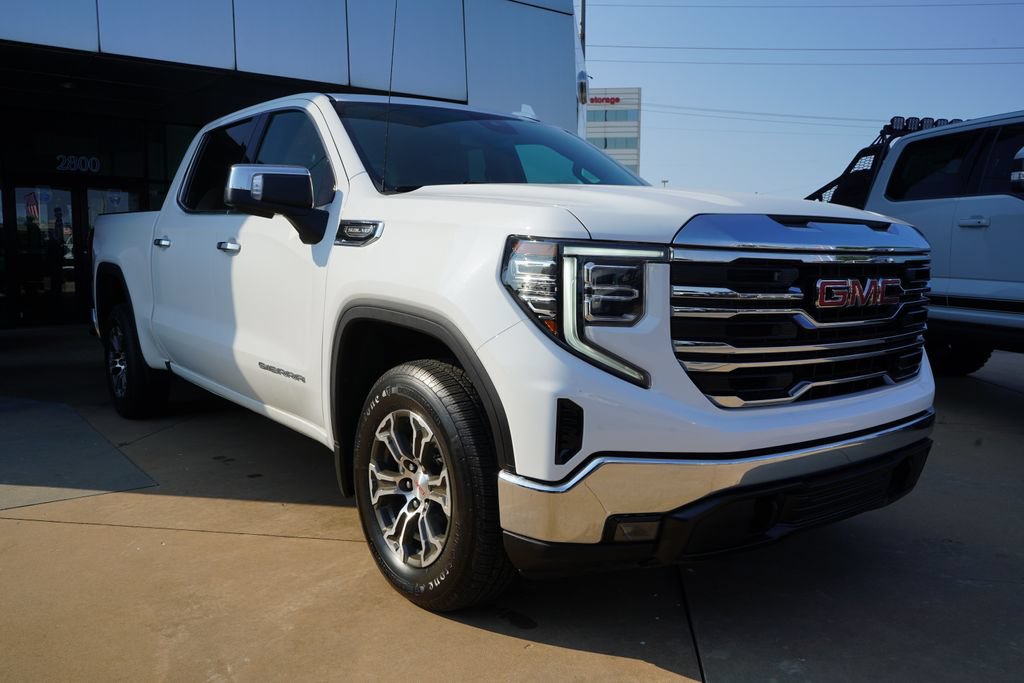 Used 2025 GMC Sierra 1500 SLT RWD image 3