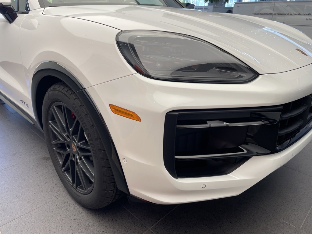 New 2026 Porsche Cayenne GTS image 8