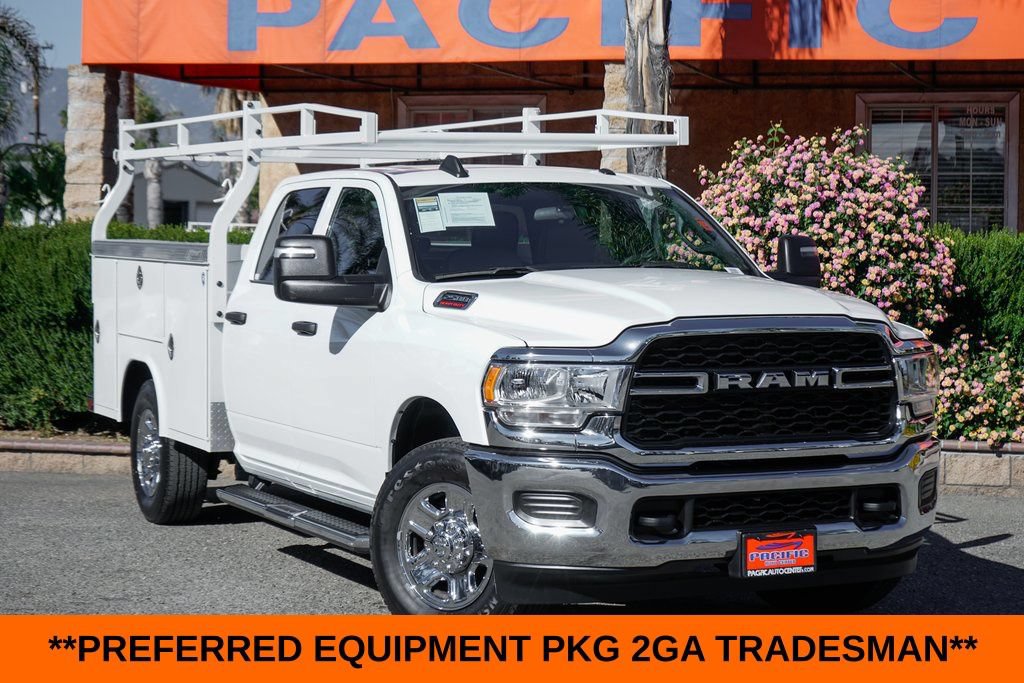 Used 2024 RAM 2500 Tradesman w/ Chrome Appearance Group RWD image 2