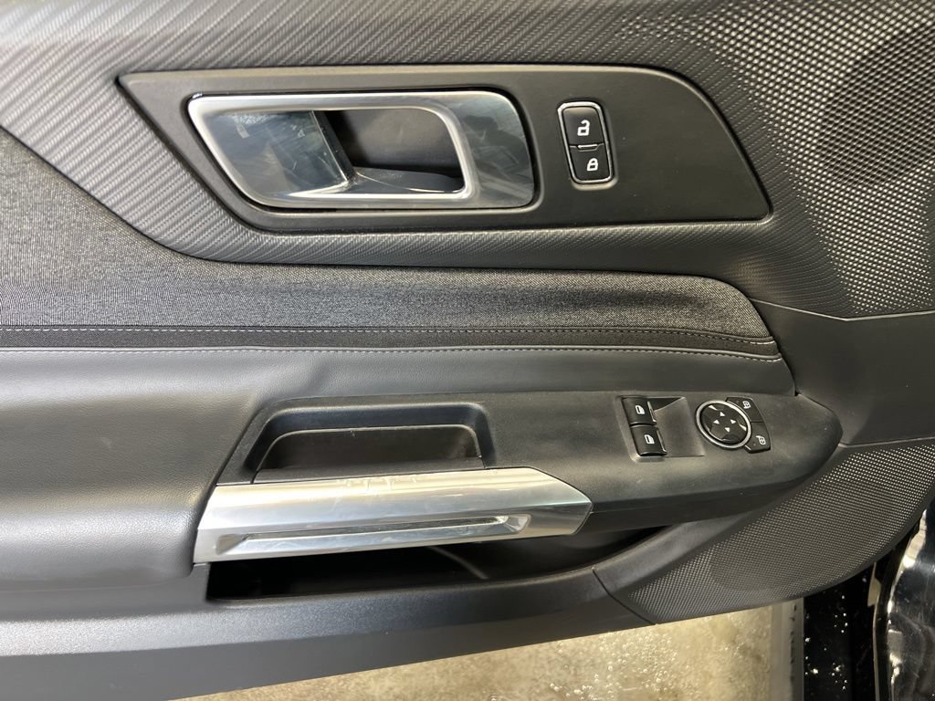 Used 2024 Ford Mustang Coupe RWD image 12