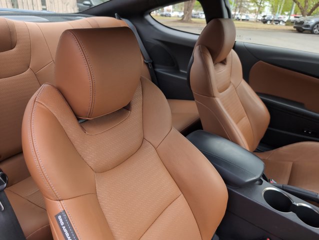 Used 2015 Hyundai Genesis 3.8 image 23
