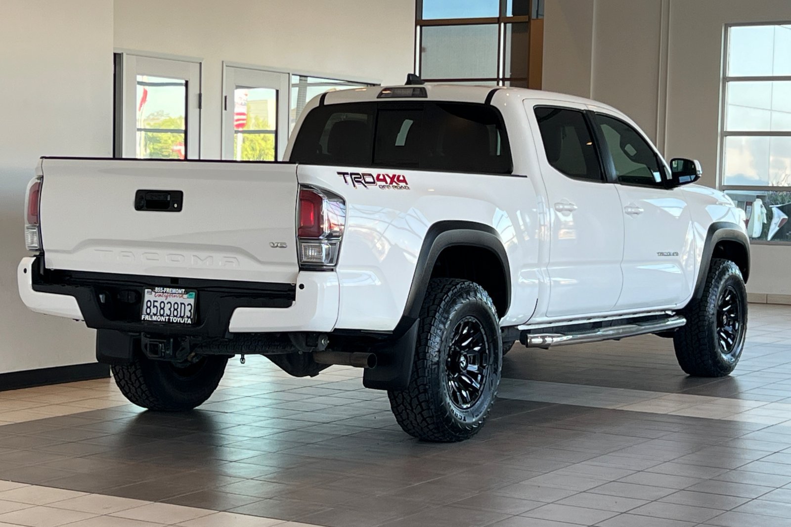 Certified 2021 Toyota Tacoma TRD Off-Road w/ TRD Premium Off Road Package AWD/4WD image 4