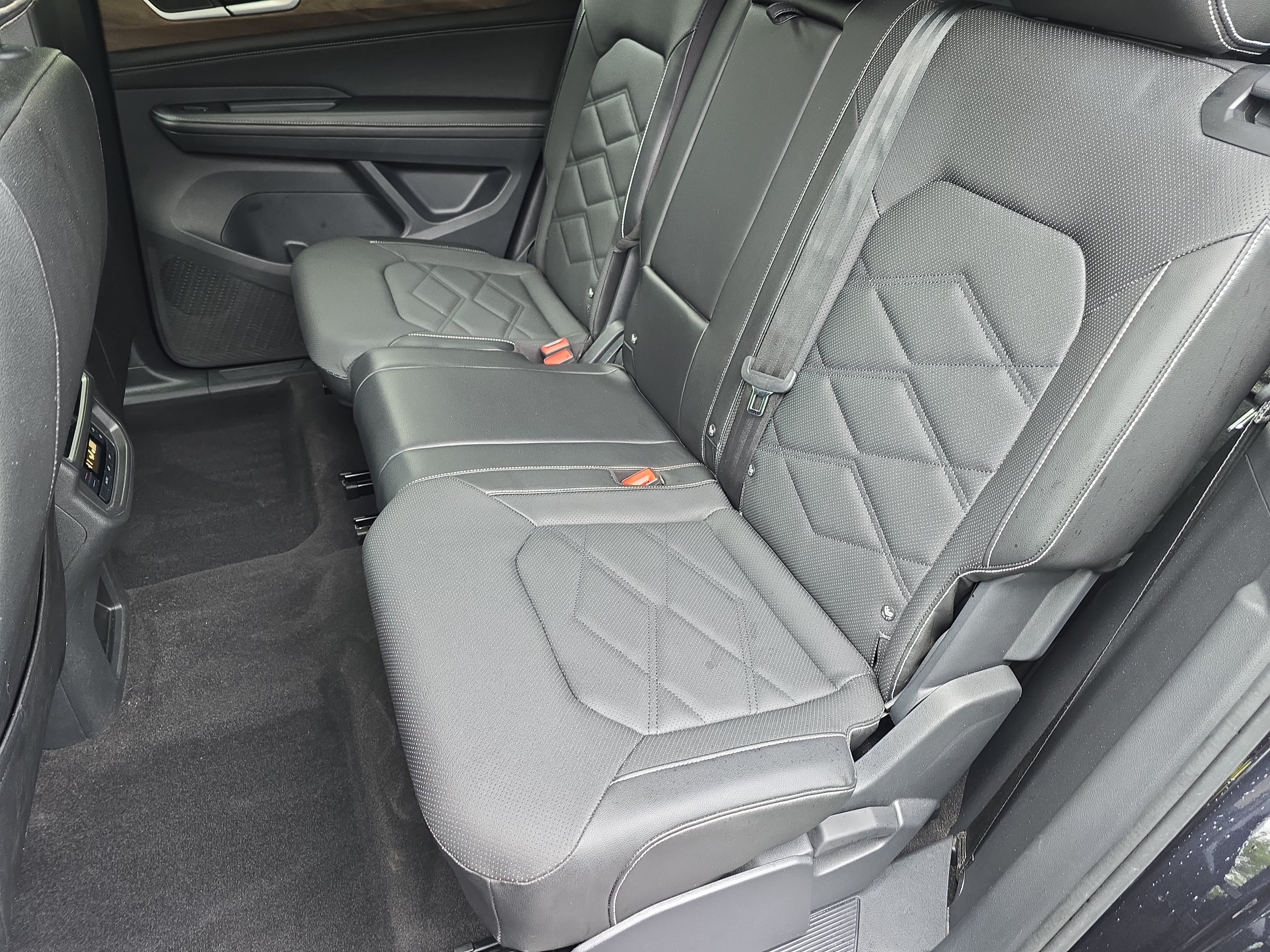 Certified 2024 Volkswagen Atlas SE FWD image 15