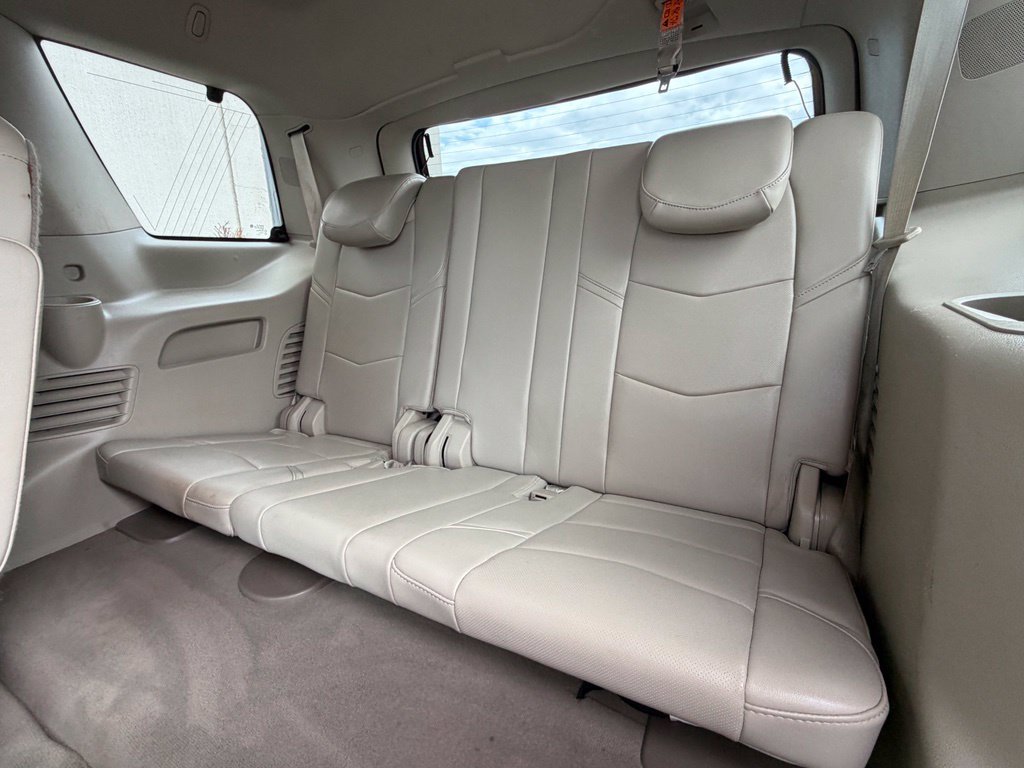 Used 2017 Cadillac Escalade Premium Luxury AWD/4WD image 23
