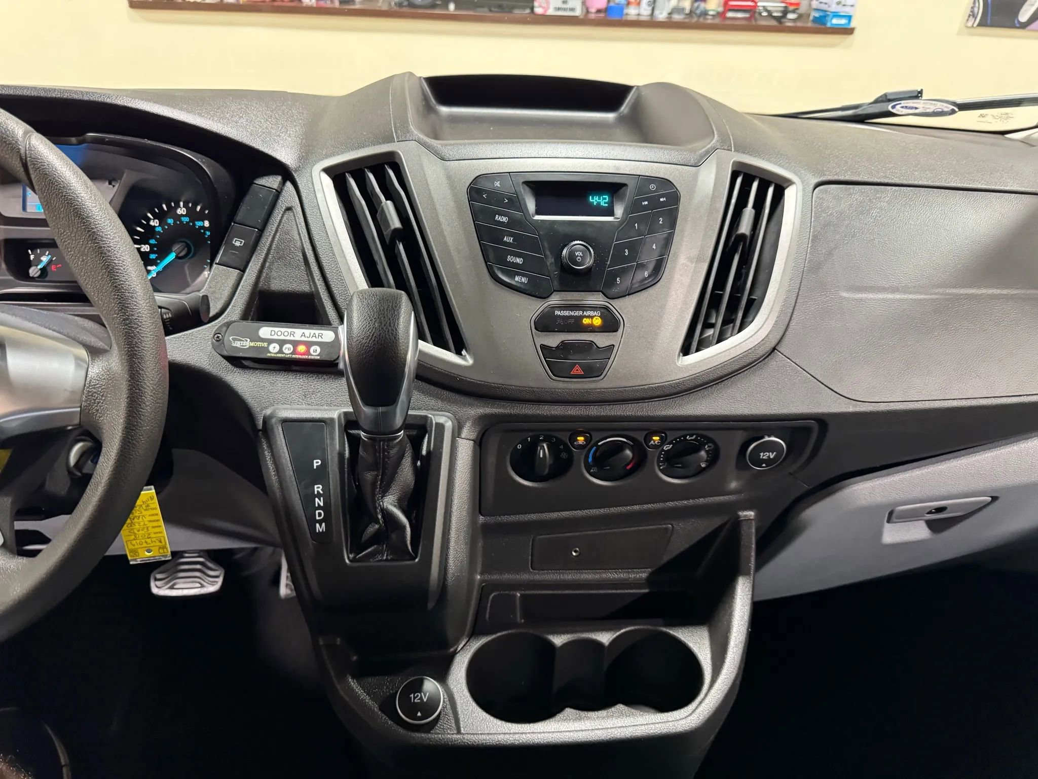 Used 2018 Ford Transit 250 148 Medium Roof image 43