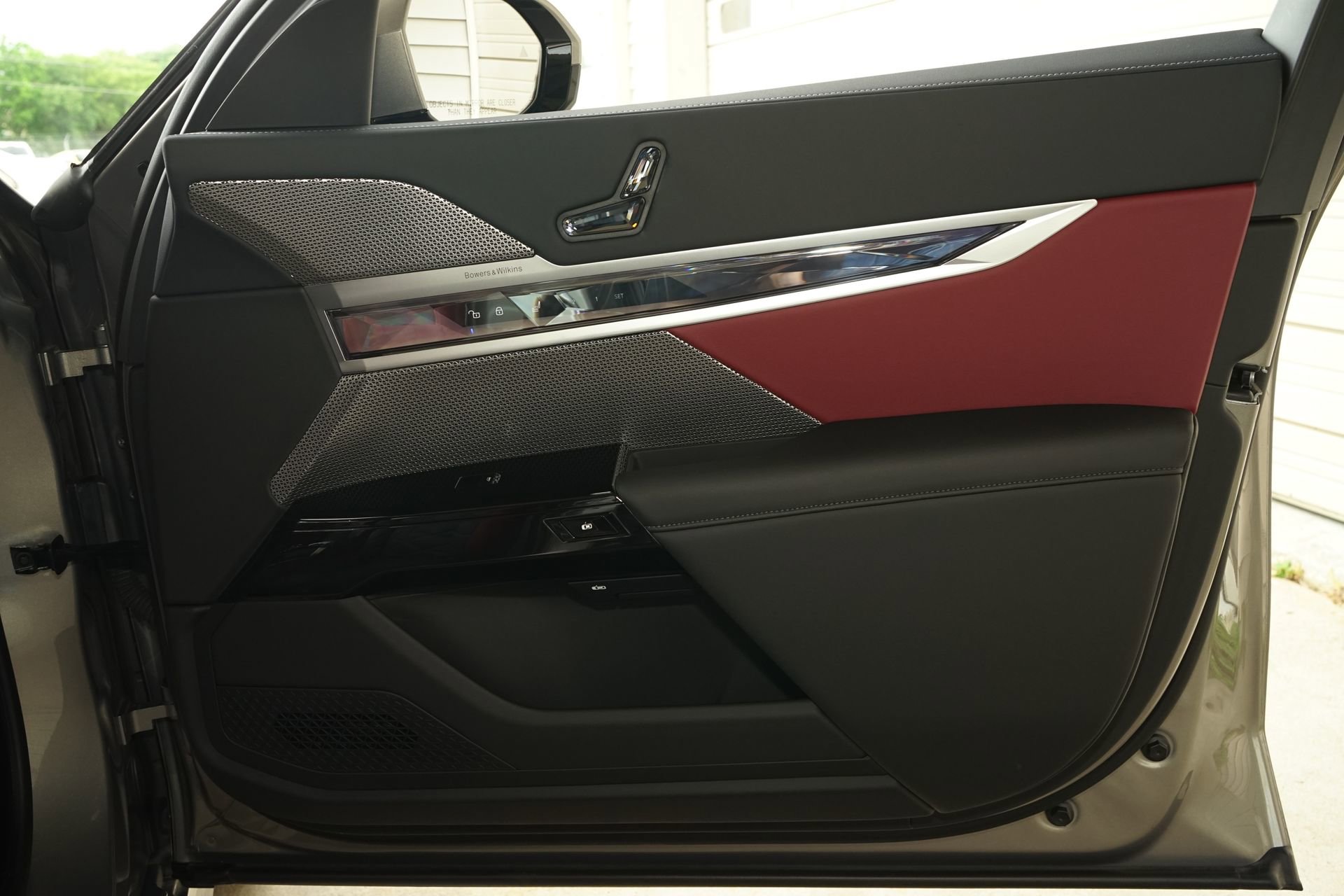 Used 2025 BMW 740i RWD image 27