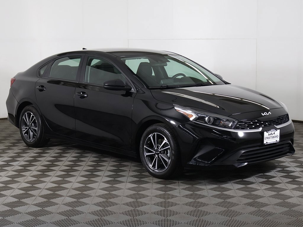 Used 2024 Kia Forte LXS image 2