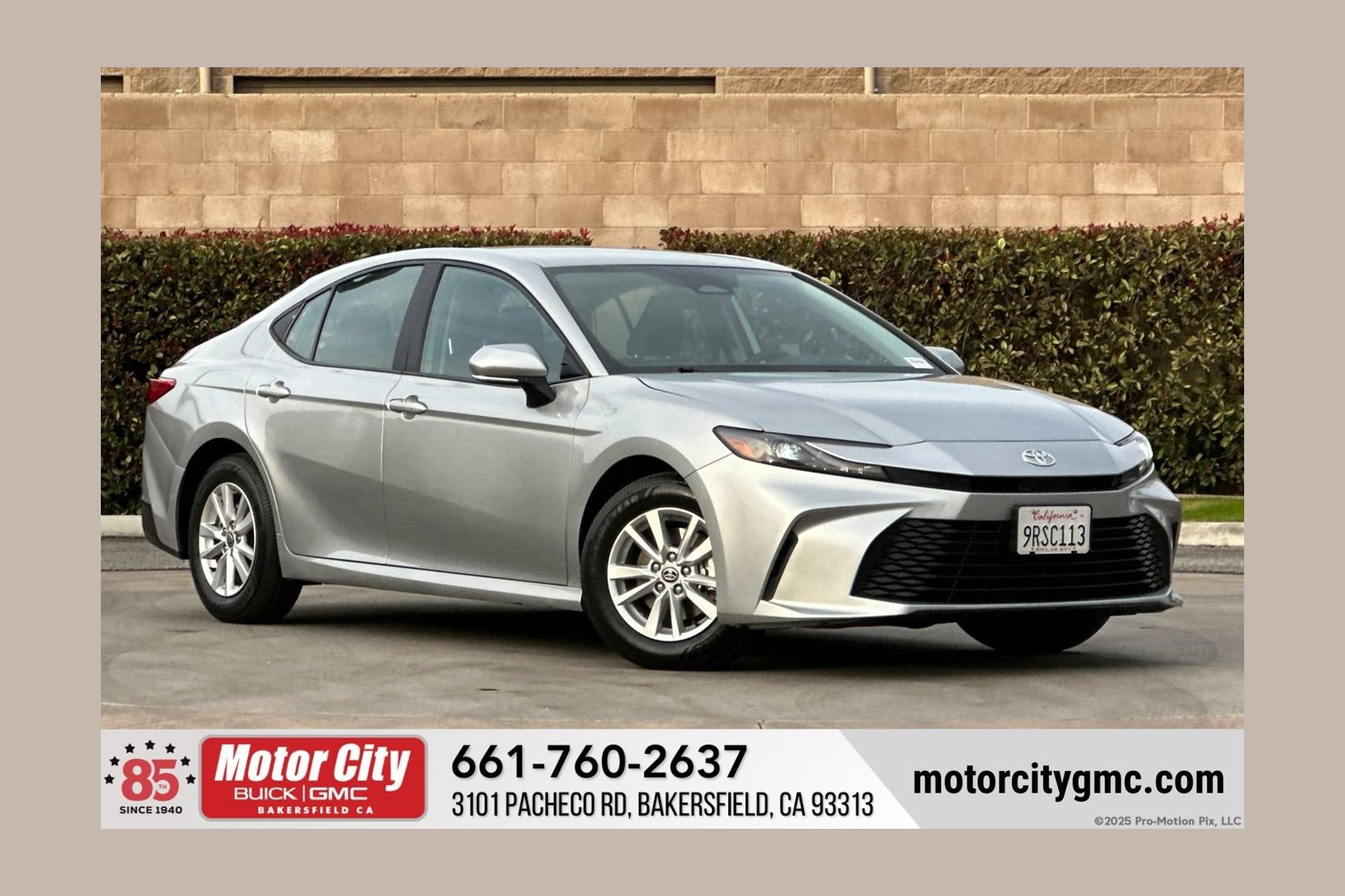 Used 2025 Toyota Camry LE image 1