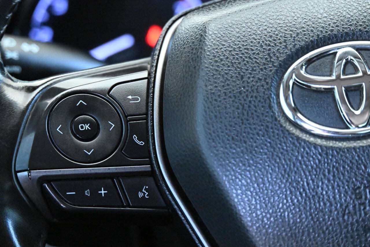Used 2022 Toyota Camry SE w/ Carpet Mat Package (TMS) FWD image 13